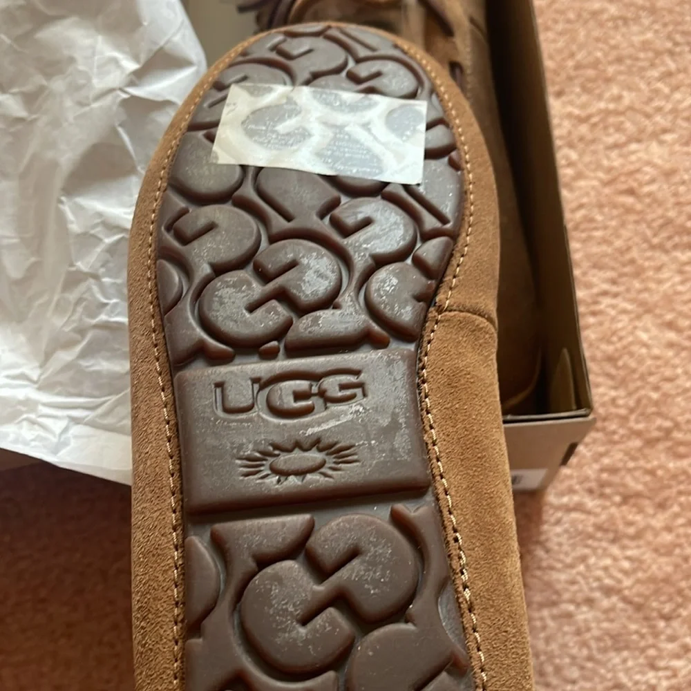 UGG women’s  Brown Suede Loafers - Picture 7 of 17